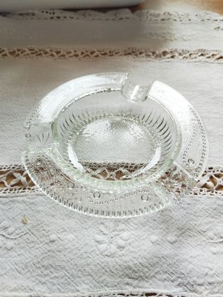 CENICERO DE CRISTAL TALLADO ANTIGUO