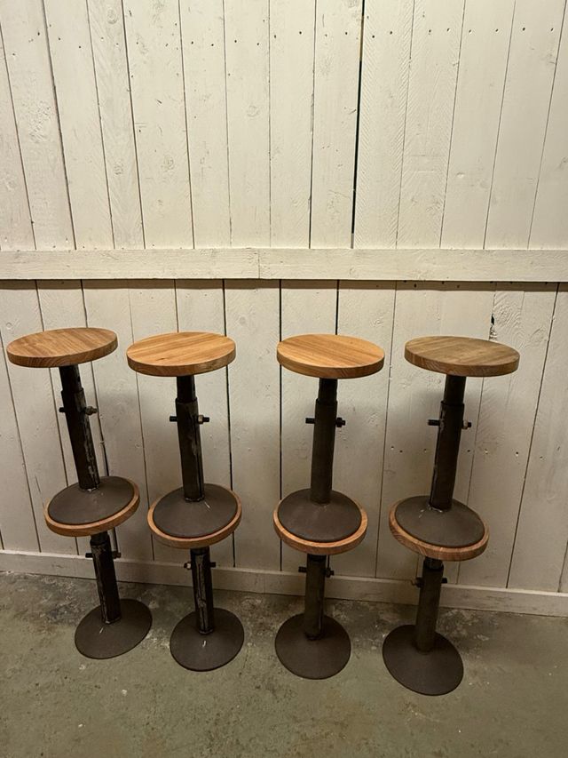 Bancos Industriais de Madeira & Metal