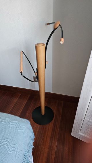 GALÁN COLGADOR PARA ROPA