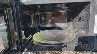 Microondas Hisense - Prácticamente nuevo