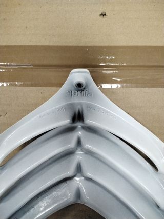 Rejilla frontal Aprilia Sonic blanca