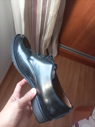 Zapatos Unisa negros talla 40 uniformes 