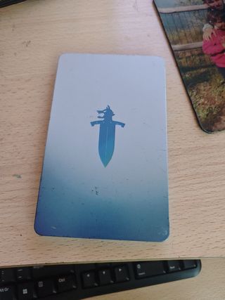 Pokemon sword con caja metálica 