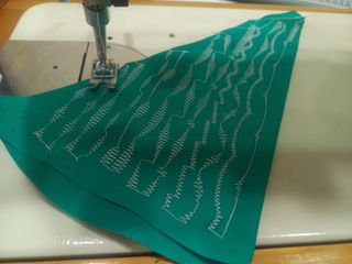 Maquina de coser refrey 527. 