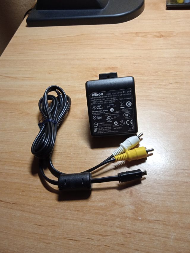 Cargador Nikon EH-68P