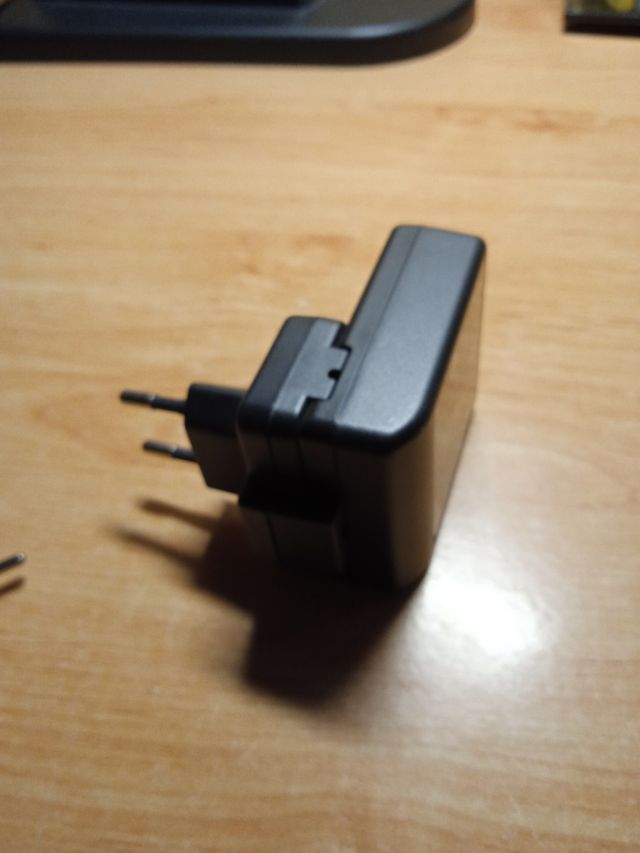 Cargador Nikon EH-68P