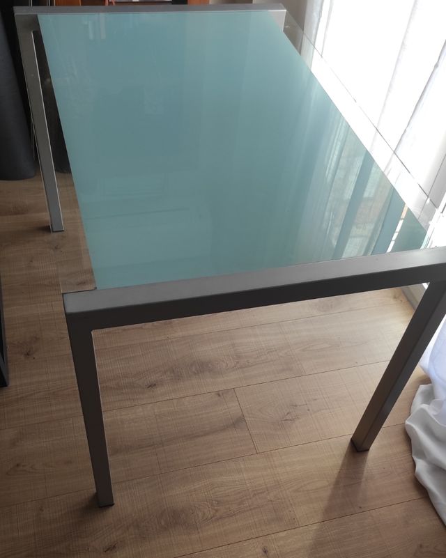 Mesa comedor extensible moderna de cristal