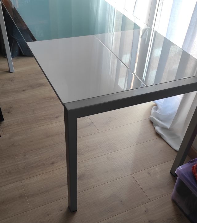 Mesa comedor extensible moderna de cristal