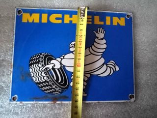 Cartel Michelín.