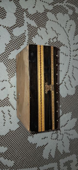 Caja musical taracea vintage