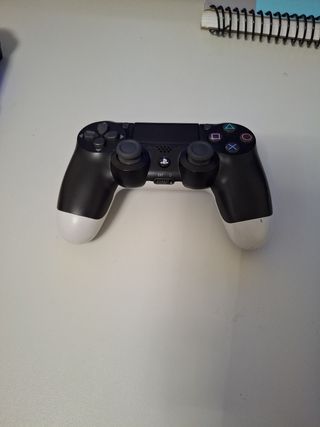 Mando ps4 muy nuevo