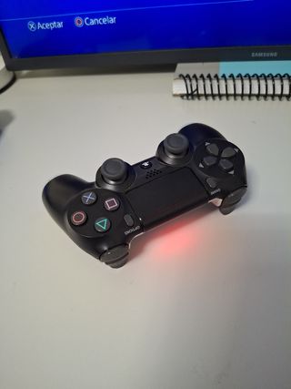 Mando ps4 muy nuevo