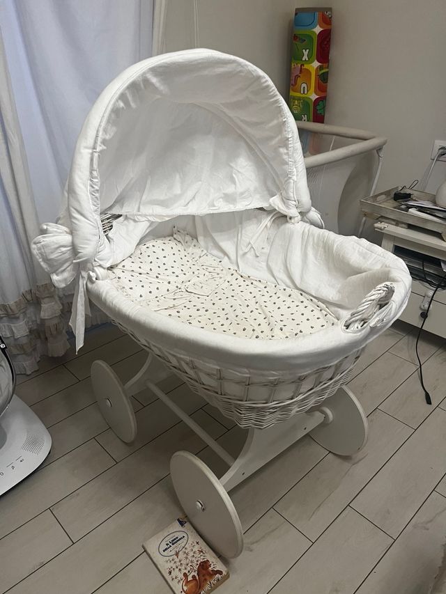 Culla vimini vintage bianca