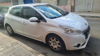 Peugeot 208 2013