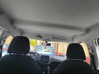 Peugeot 208 con ITV hasta 04/27