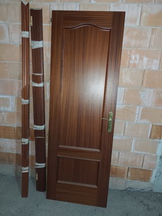Puerta de madera