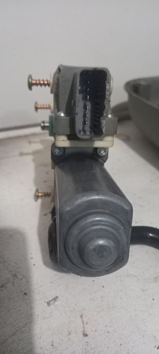 Motor elevalunas izquierdo sxara picasso 