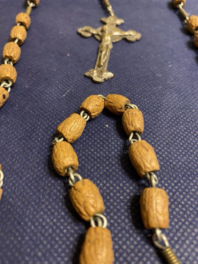Rosario antico in legno d'olivo