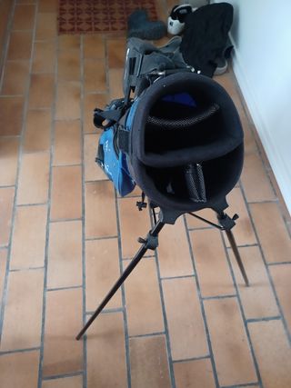 Trepiede per mazze da golf