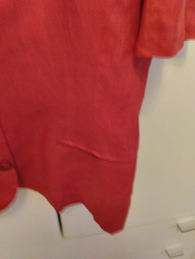 Tailleur con gonna in lino rosso