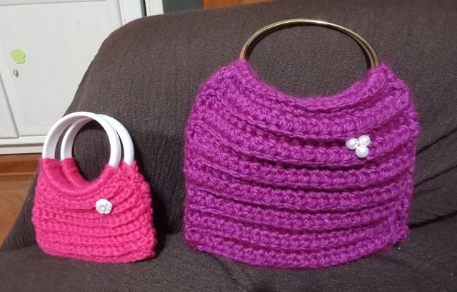 Bolsos crochet: rosa y morado