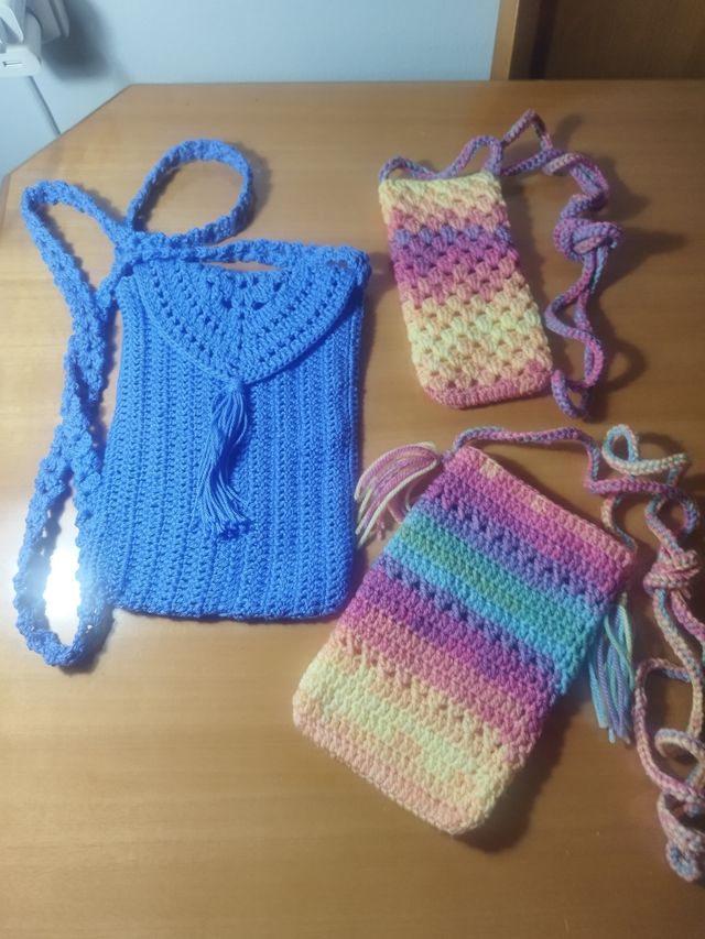 Bolsos crochet: rosa y morado