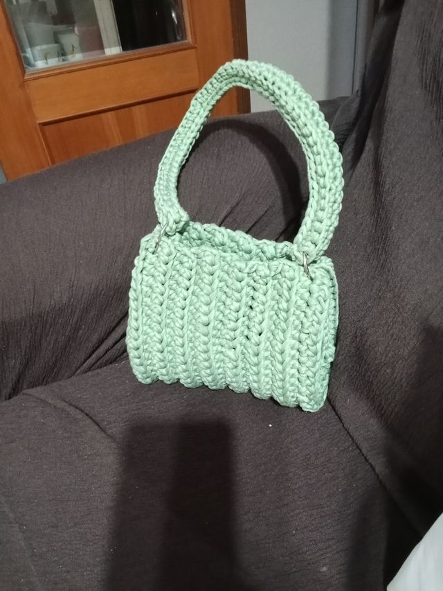 Bolsos crochet: rosa y morado