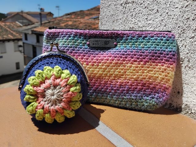Bolsos crochet: rosa y morado