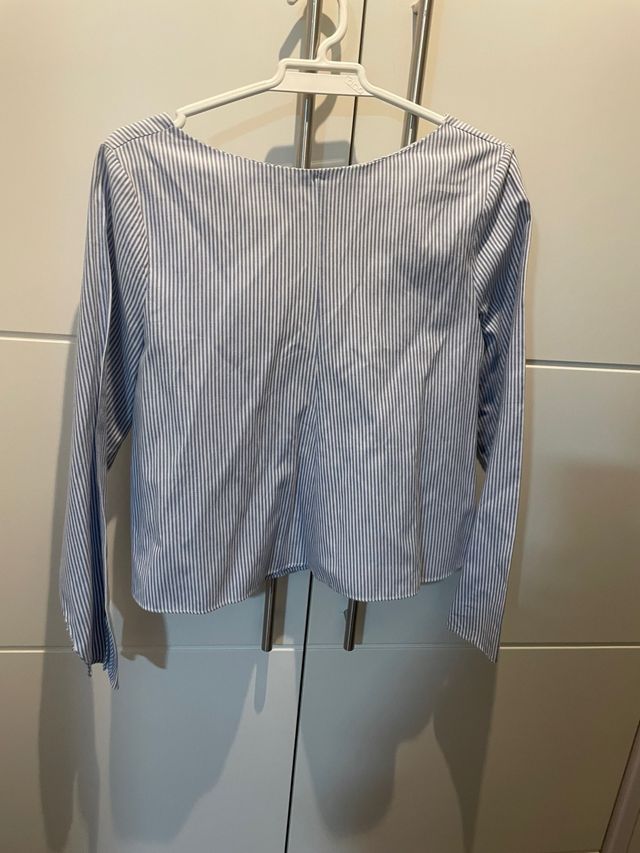 Camisa Zara rayas blancas y azules