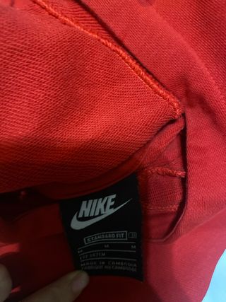 Sudadera Nike roja talla 20