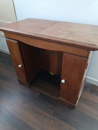 Regalo mueble maquina de coser antigua