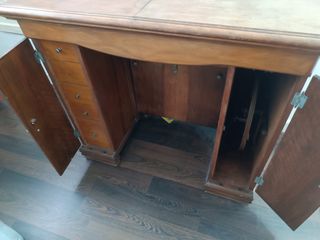 Regalo mueble maquina de coser antigua