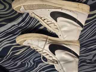 Nike Blazer Mid '77 - Blancas y Negras