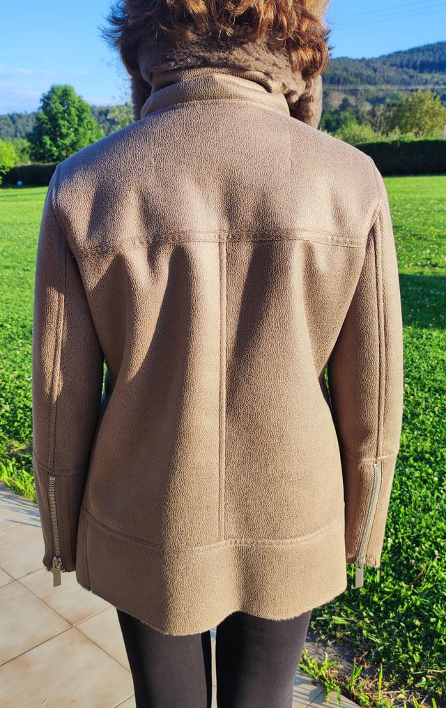 Chaquetón de piel Adolfo Dominguez