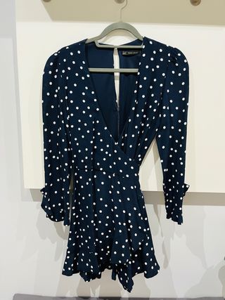 Mono de pantalón corto azul marino con estampado de lunares blancos Solo envio