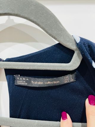 Mono de pantalón corto azul marino con estampado de lunares blancos Solo envio