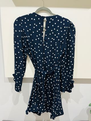 Mono de pantalón corto azul marino con estampado de lunares blancos Solo envio