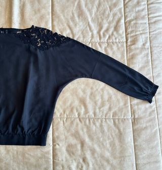 Top Mango negro con encaje talla S