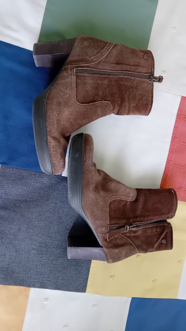 Botines de ante marrón