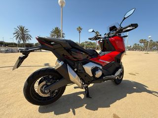 Honda XADV 750 -  2024 solamente 3.000 kilómetros 