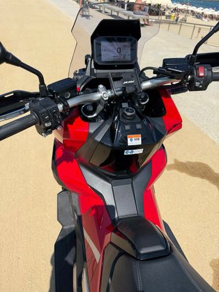 Honda XADV 750 -  2024 solamente 3.000 kilómetros 