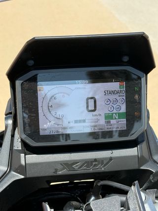 Honda XADV 750 -  2024 solamente 3.000 kilómetros 