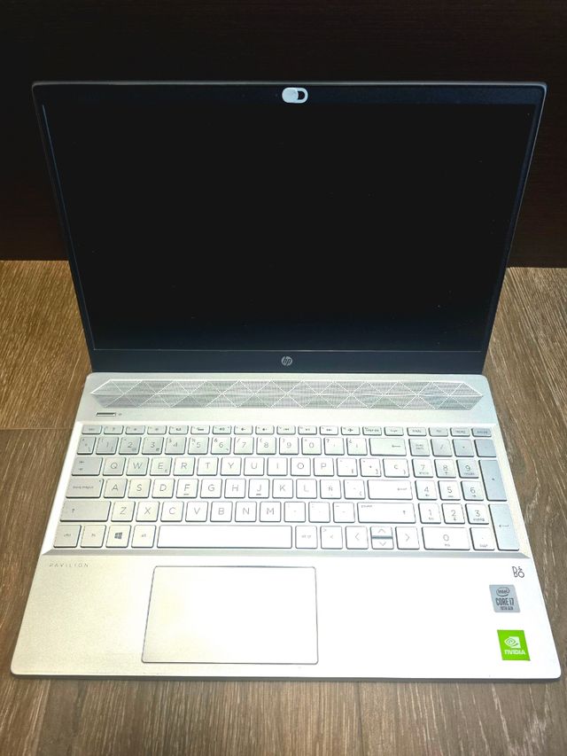 Portátil HP Pavilion 15- plata