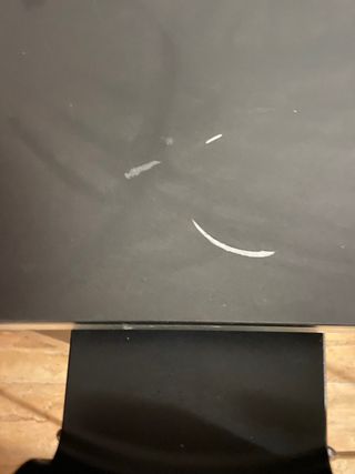 Mesa alta negra con 2 taburetes