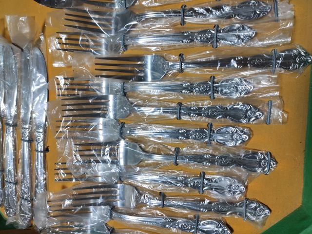 Cubertería 88 piezas