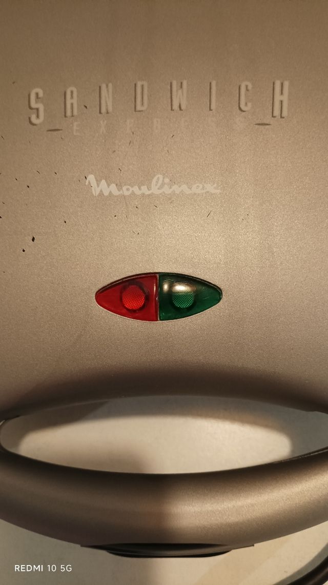 Sanduicheira Moulinex - usada