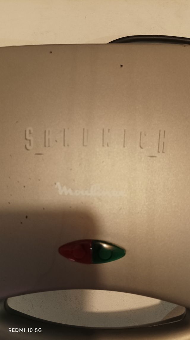 Sanduicheira Moulinex - usada