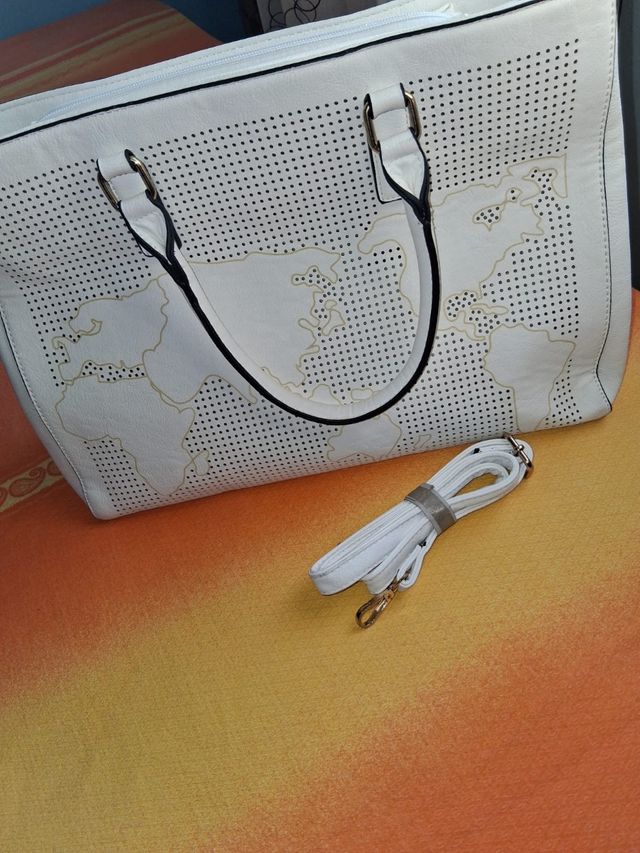 Borsa bianca traforata mappa mondo