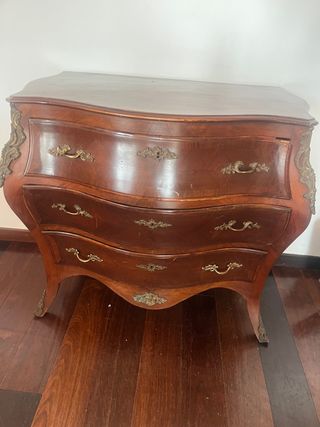 Comoda Luis XV, madera, siglo XVIII