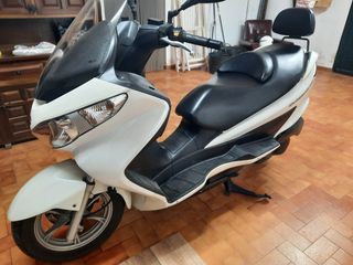 Scooter Suzuki Burgman 200cc
